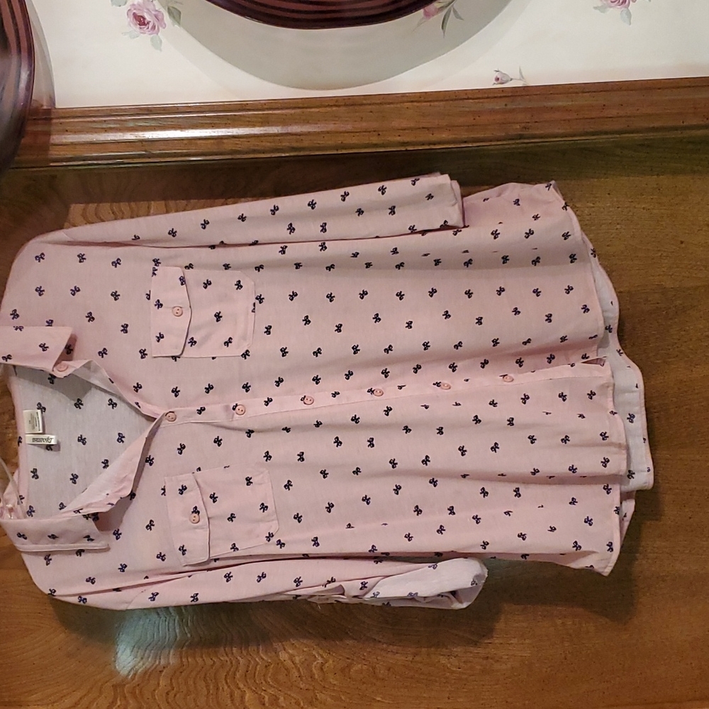 Light pink button blouse with tiny bow print
